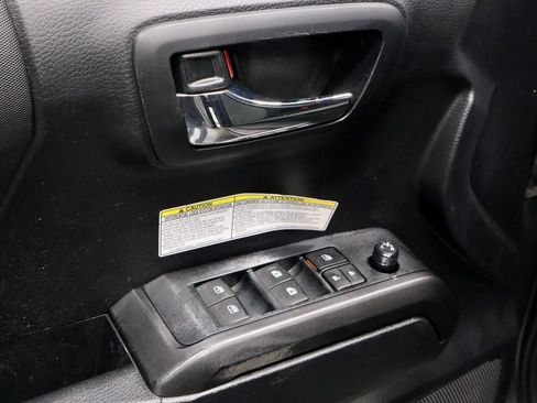 Used 2020 Toyota Tacoma TRD Off-Road w/ Technology Package image 22