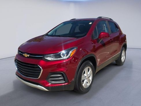 Used 2022 Chevrolet Trax LT w/ LT Convenience Package AWD/4WD image 1