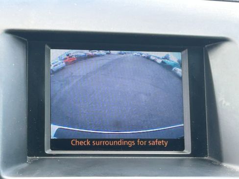 Used 2012 Toyota Highlander 4WD Hybrid w/ Leather Pkg image 16