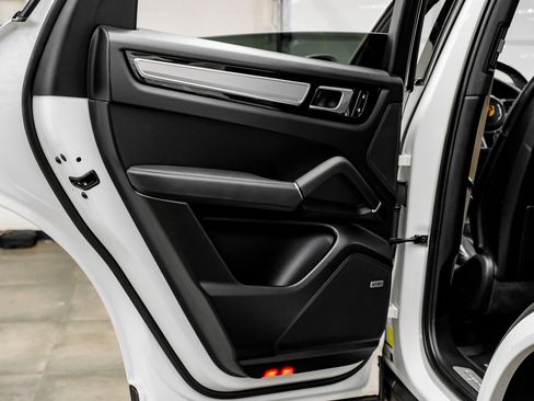 Used 2023 Porsche Cayenne Base image 58
