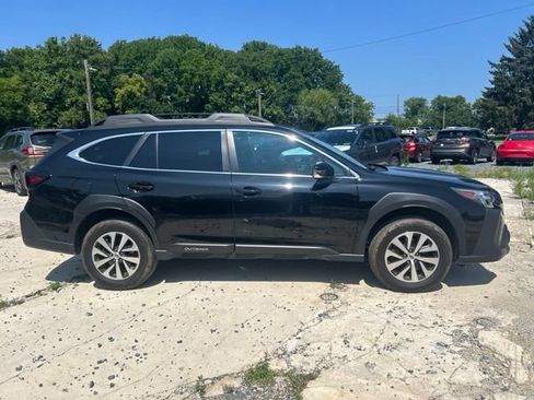 Certified 2025 Subaru Outback Premium w/ Popular Package #1A AWD/4WD image 2