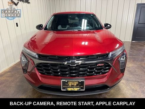 Used 2025 Chevrolet Trax RS w/ Driver Confidence Package FWD image 2