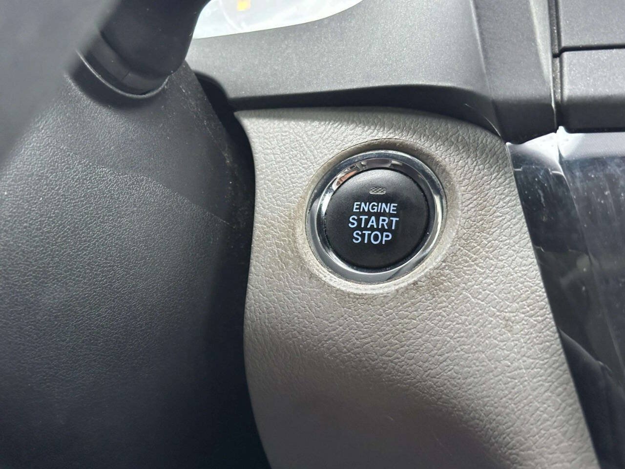 Used 2018 Toyota Sienna XLE w/ XLE Navigation Package FWD image 38