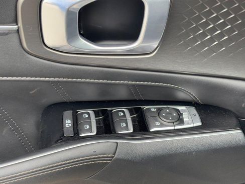Used 2023 Kia Sorento SX FWD image 19