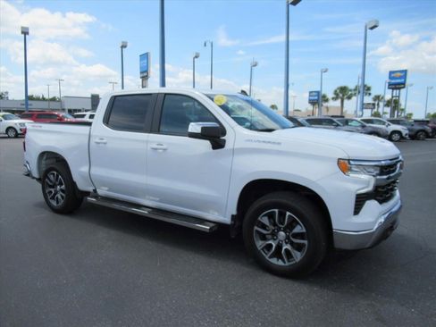 Certified 2024 Chevrolet Silverado 1500 LT AWD/4WD image 4
