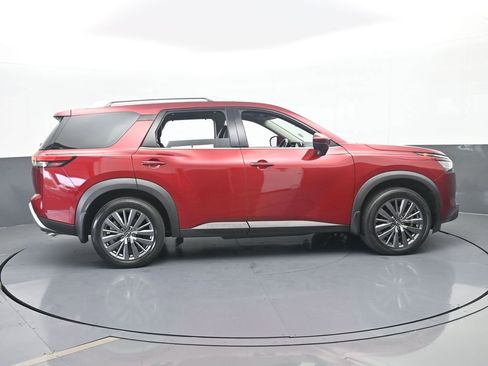 Used 2024 Nissan Pathfinder SL w/ SL Premium Package image 7