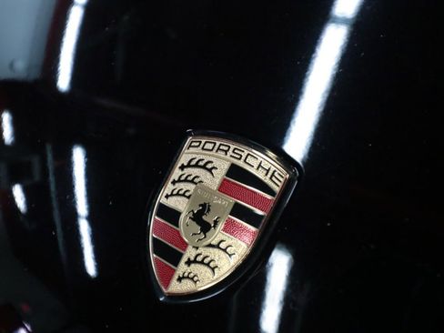 Used 2020 Porsche Macan image 38