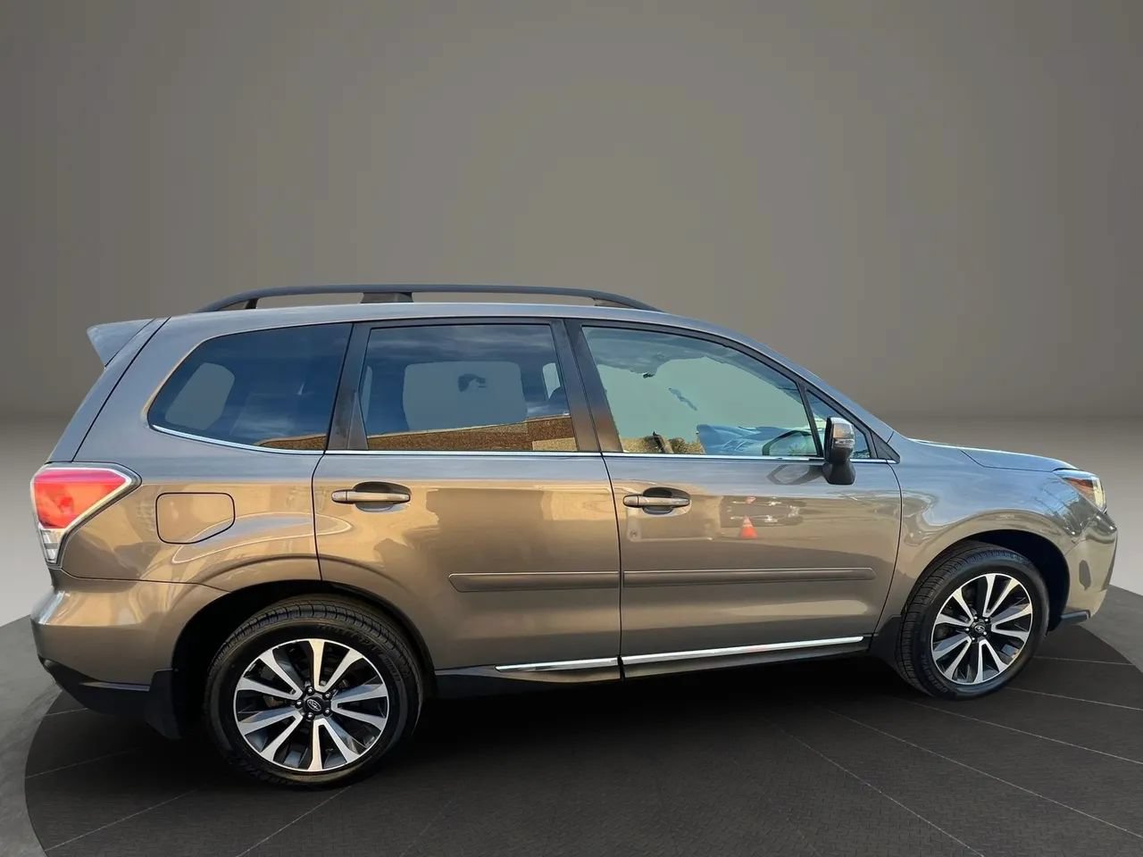 Used 2017 Subaru Forester 2.0XT Touring AWD/4WD image 6