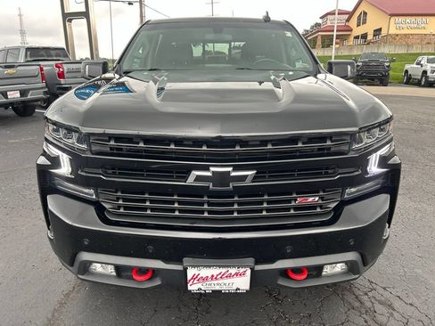 Used 2021 Chevrolet Silverado 1500 LT Trail Boss w/ Convenience Package II AWD/4WD image 2