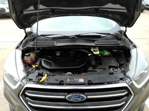 Used 2017 Ford Escape SE w/ SE Sport Appearance Package image 47