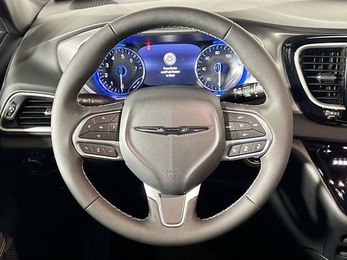 New 2026 Chrysler Voyager LX image 13