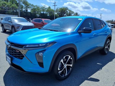 New 2026 Chevrolet Trax RS w/ Sunroof Package FWD image 7