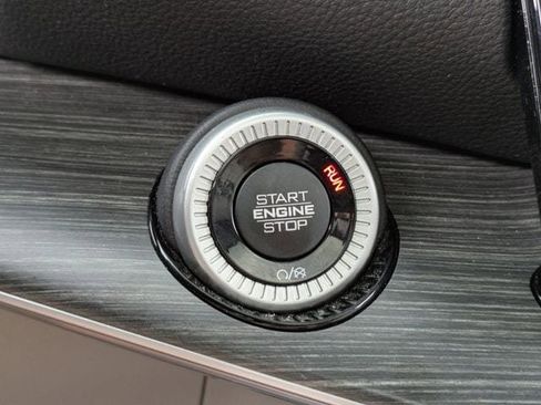 Used 2023 Jeep Wagoneer Series III w/ Premium Group I image 32