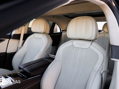 Used 2020 Bentley Flying Spur W12 image 25