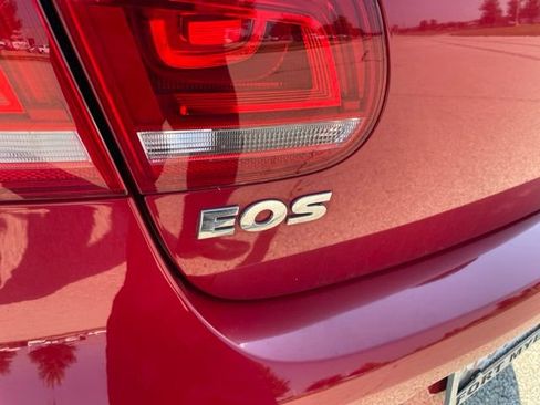 Used 2013 Volkswagen Eos Komfort FWD image 5