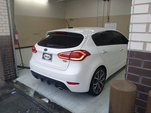 Used 2018 Kia Forte SX FWD image 4