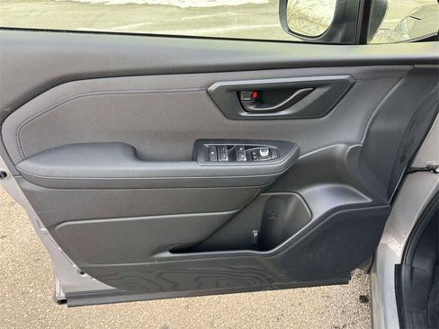 Used 2025 Subaru Forester Premium image 14