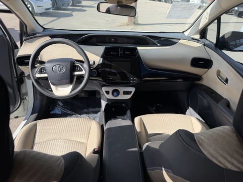 Used 2018 Toyota Prius Two w/ Prius Two Safety Plus Package FWD image 13