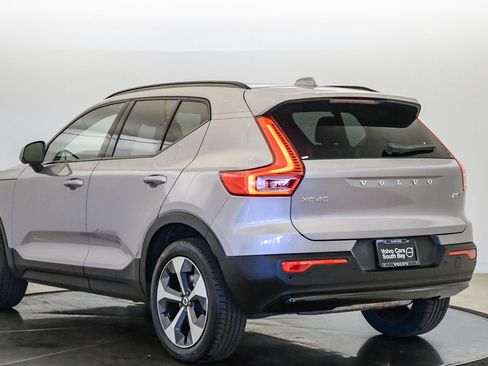 Certified 2026 Volvo XC40 B5 Plus AWD/4WD image 2