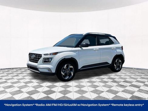Used 2025 Hyundai Venue Limited image 2