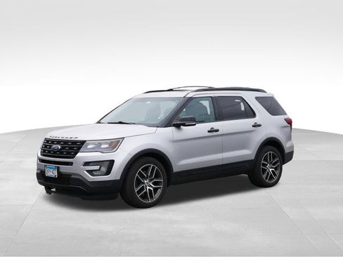 Used 2016 Ford Explorer Sport w/ Equipment Group 401A AWD/4WD image 3