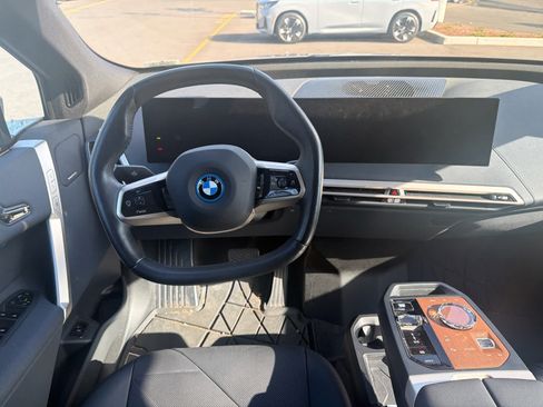Used 2024 BMW iX xDrive50 w/ Premium Package AWD/4WD image 5