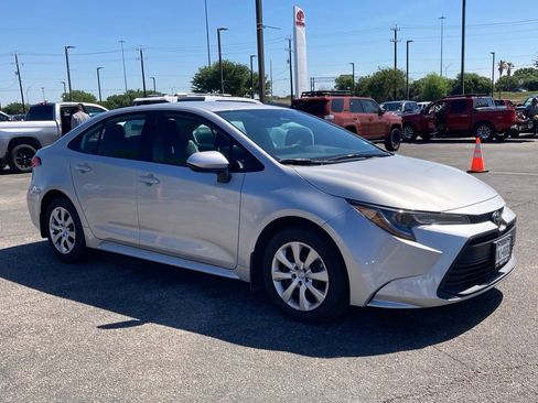 Used 2026 Toyota Corolla LE image 2