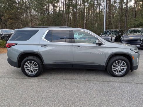 Certified 2023 Chevrolet Traverse LT image 3