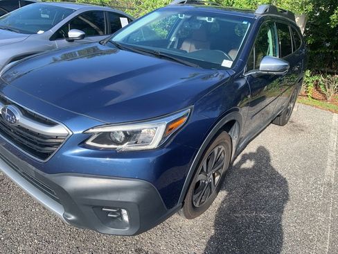 Used 2022 Subaru Outback Touring AWD/4WD image 2