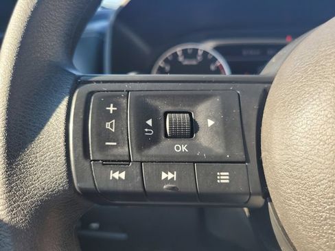 Used 2024 Nissan Rogue SV FWD image 28