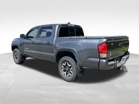 Used 2016 Toyota Tacoma TRD Off-Road w/ Premium & Technology Package AWD/4WD image 3
