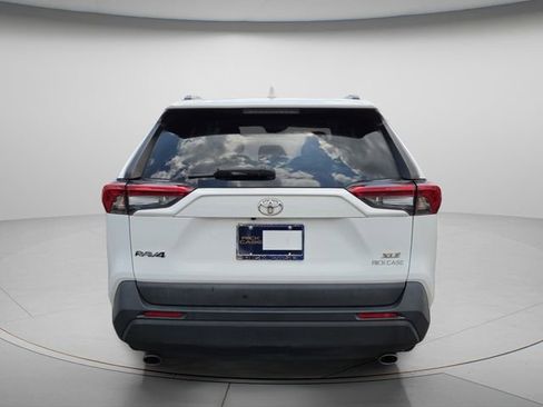 Used 2021 Toyota RAV4 XLE FWD image 5