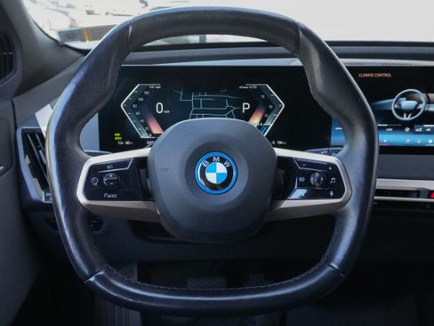 Used 2024 BMW iX xDrive50 w/ Sport Package AWD/4WD image 18