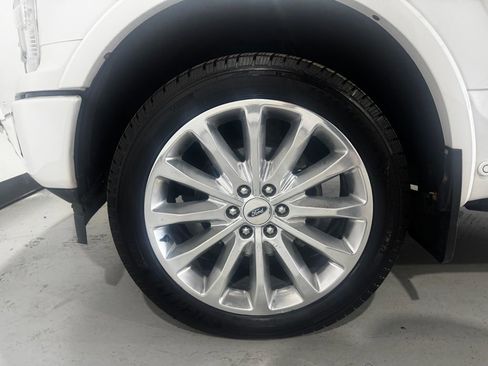 Used 2019 Ford F150 Limited image 8