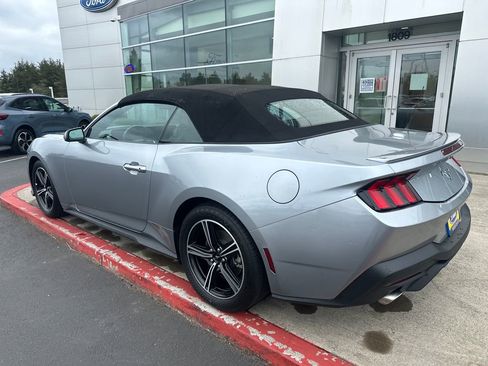 Used 2025 Ford Mustang Premium RWD image 2