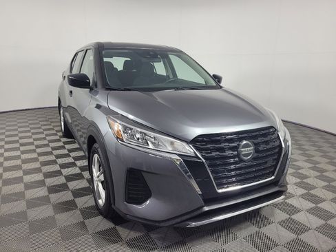 Used 2021 Nissan Kicks S FWD image 13