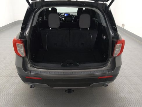 Used 2022 Ford Explorer XLT w/ Equipment Group 202A RWD image 29