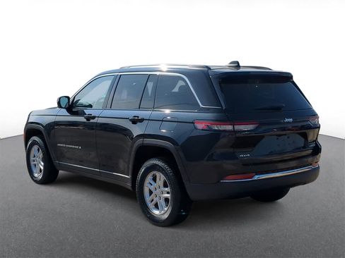 Used 2023 Jeep Grand Cherokee Laredo w/ Luxury Tech Group I image 6