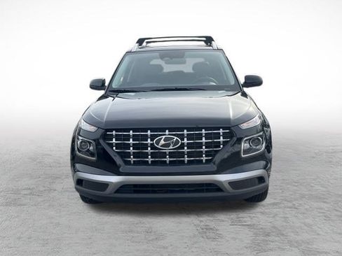 Used 2023 Hyundai Venue SEL image 2