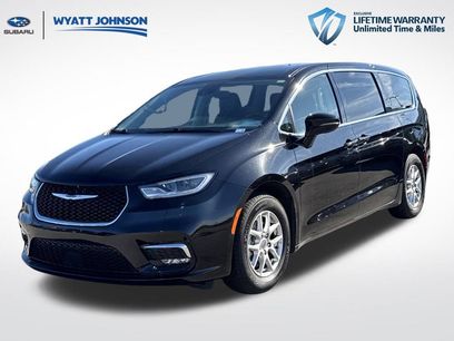 Used 2024 Chrysler Pacifica Touring-L