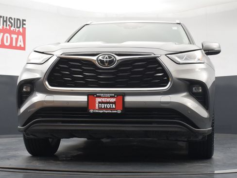 Used 2025 Toyota Highlander Limited AWD/4WD image 36