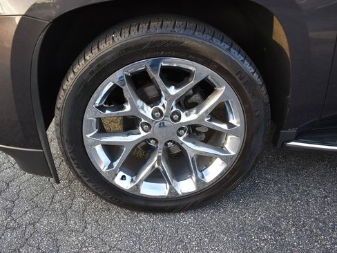 Used 2017 Cadillac Escalade Luxury AWD/4WD image 32
