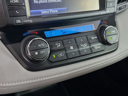 Used 2018 Toyota RAV4 Limited image 23