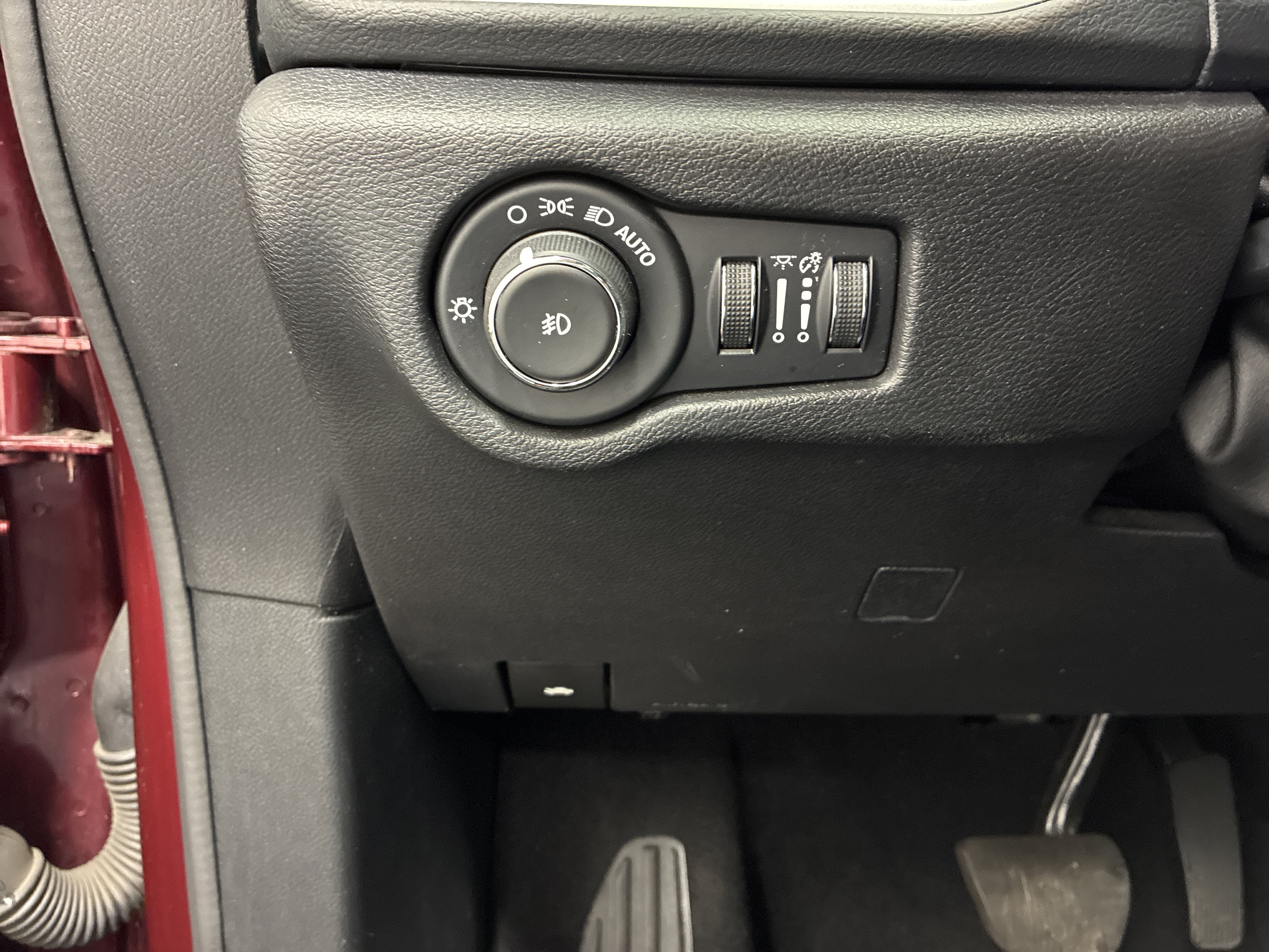 Used 2020 Chrysler Pacifica Touring-L Plus w/ Advanced Safetytec Group FWD image 19
