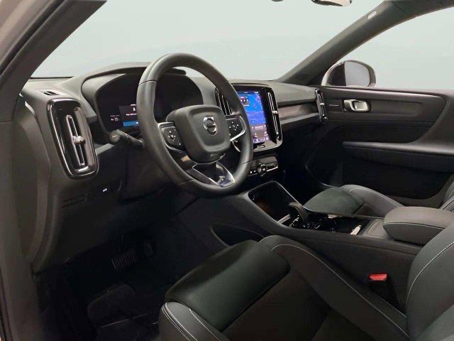 Used 2023 Volvo XC40 Recharge Ultimate AWD/4WD image 18