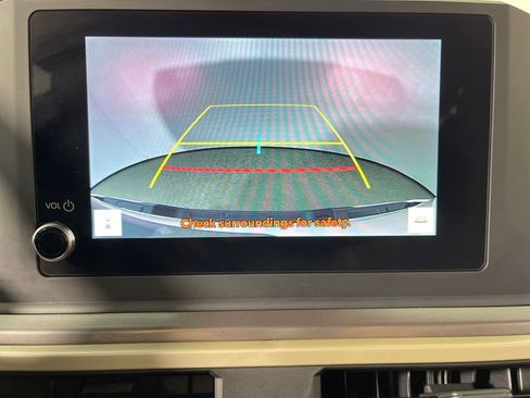 Certified 2025 Toyota Tacoma SR5 image 21