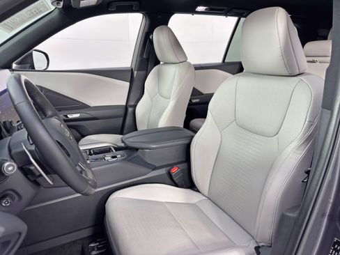 Used 2024 Lexus TX 350 TX 350 Premium w/ Cold Weather Package image 39