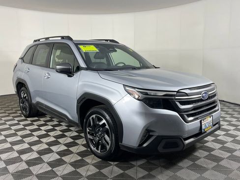 Used 2025 Subaru Forester Limited w/ Popular Package #2 image 4