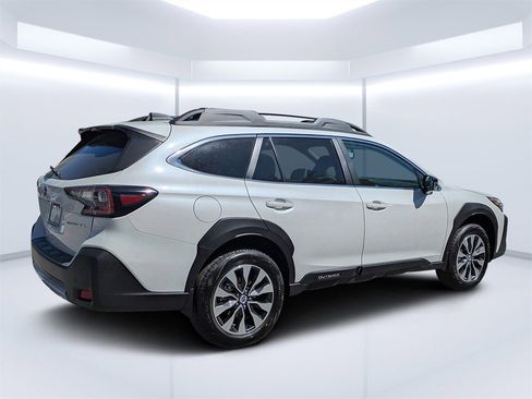 New 2025 Subaru Outback Limited image 3