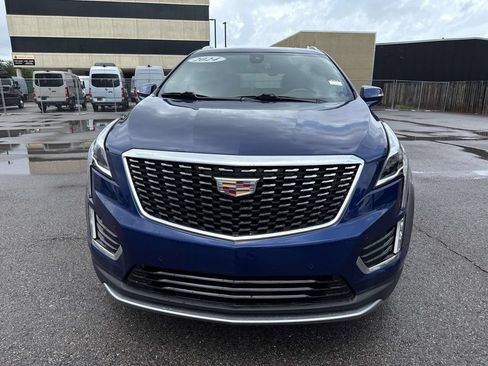 Used 2024 Cadillac XT5 Premium Luxury AWD/4WD image 2